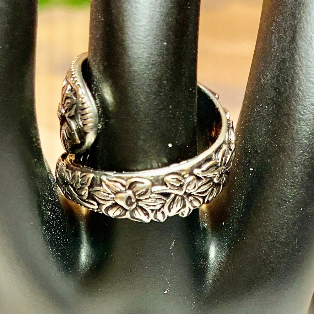 Floral Engraved Spoon Ring - Women's Statement Band in 9.25 Sterling Silver - Picture 3 of 15